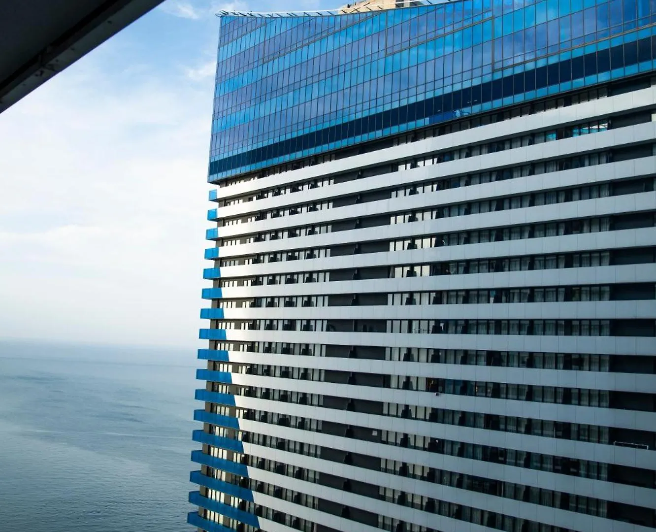 Apartahotel Spend Your Time In Batumi In Orbi City N7